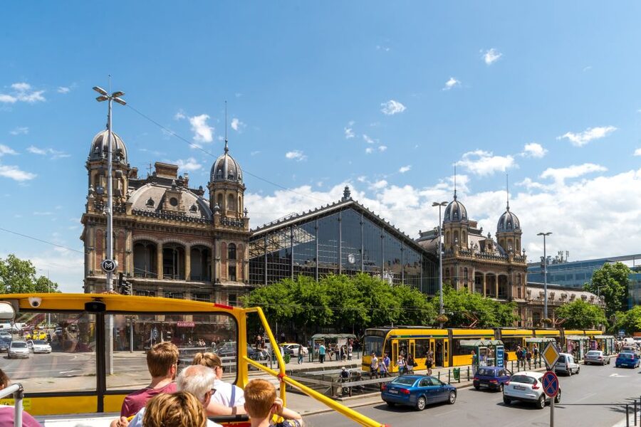 Budapest: City Sightseeing Hop-On Hop-Off Bus Tour & Extras - Buda and Castle Views: Gellert Square, Castle Garden, Funicular, and Margaret Bridge