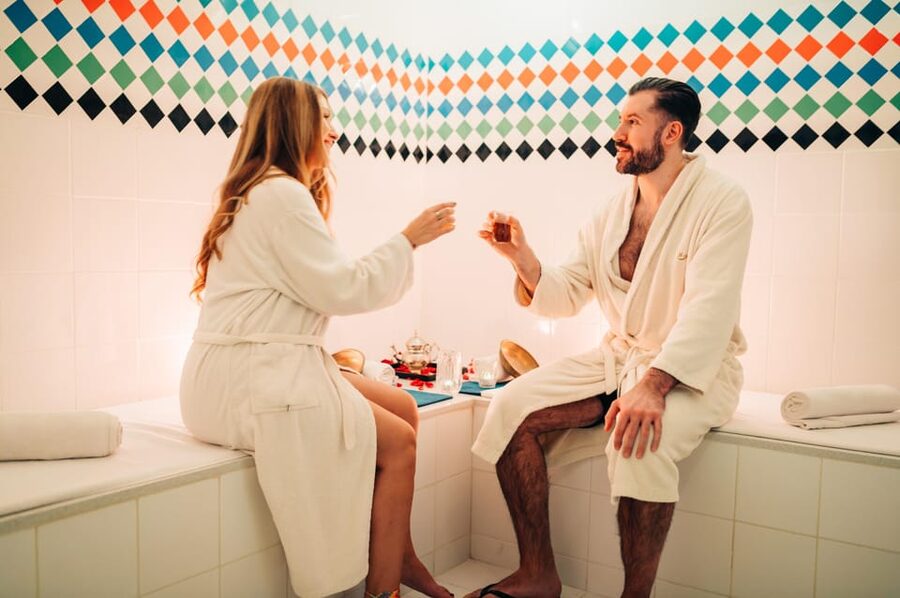 Budapest: Couple Holistic Swedish Massage with Jacuzzi Time - Who this Budapest couples spa plan is best for