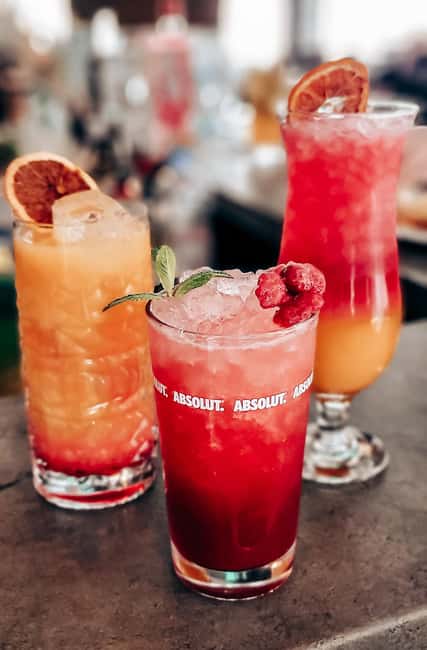 Budapest: Danube Cruise with Folk Dancing and Drinks - Drinks Included: What You Get, What to Order, and Age Rules