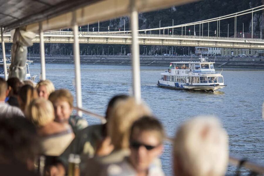 Budapest: Daytime Hop-on Hop-off Cruise with Welcome Drink - Why This Danube Hop-On Cruise Works So Well in Budapest