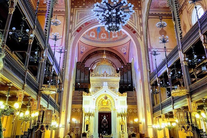 Budapest Dohany, Heroes', Rumbach synagogues & Jewish Ghetto Tour - First Stop: The Great Synagogue (Nagy Zsinagóga) and Franz Liszt’s organ