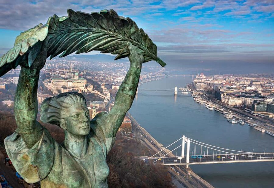Budapest: Downtown gems of Pest - Entering Budapest’s Downtown Pest in a Tight 2 Hours