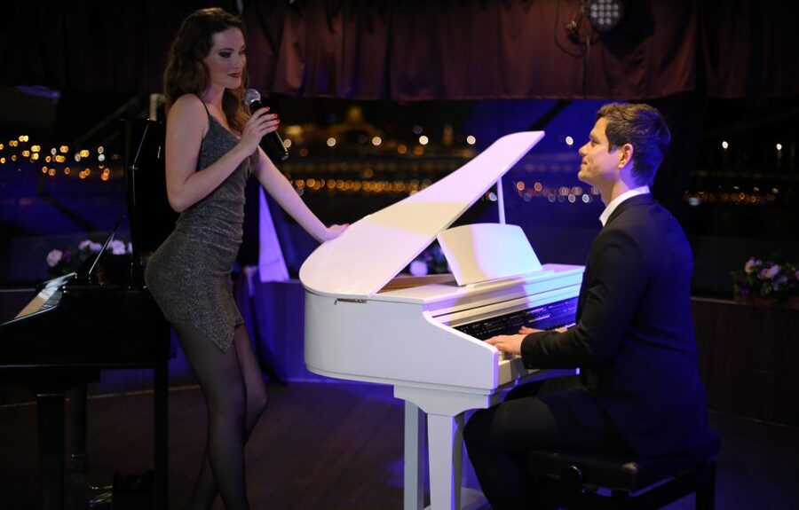 Budapest: Drink & Piano Show - The Show: Two Pianists, One Singer, and Real Night-Out Energy