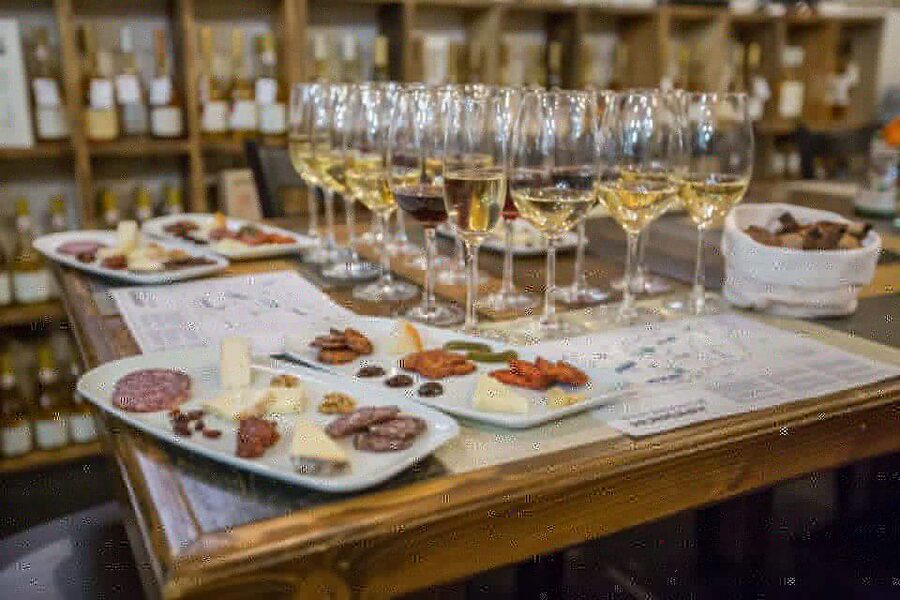 Budapest: Essentials of Hungarian Wine Tasting Class - The evening flow, aperitif to Tokaj aszú