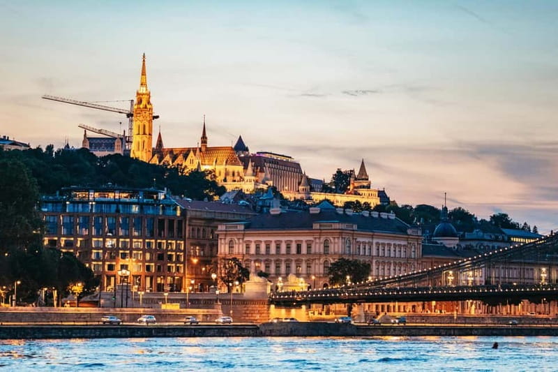 Budapest: Evening Cruise with 4-Course Dinner - Building Your Night Route: What You See Passing Each Landmark