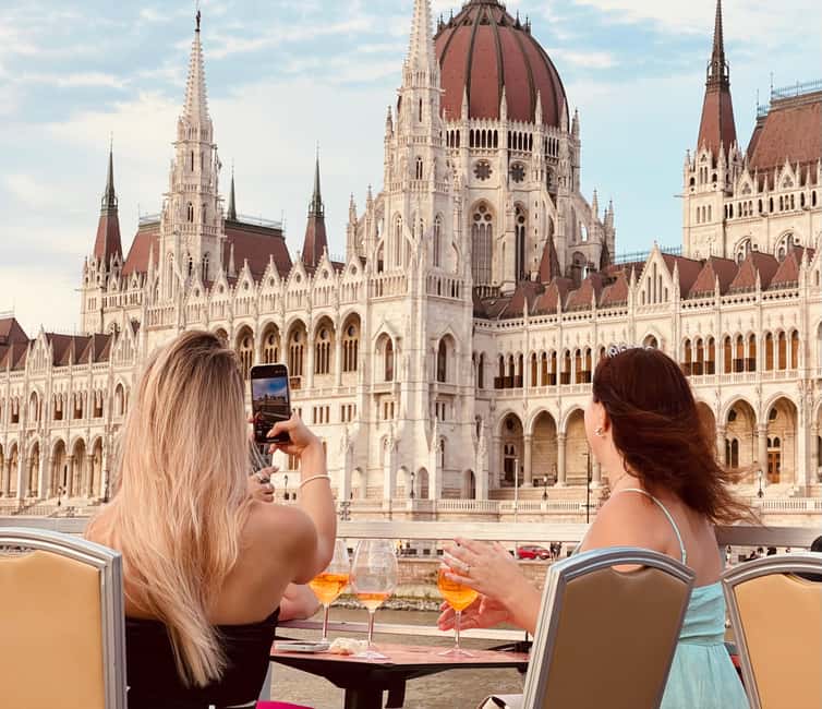 Budapest: GLOW Sightseeing Cruise with Welcome Drink - Key Things to Know Before You Go