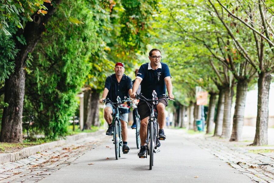 Budapest: Grand Sightseeing Bike Tour - Margaret Island Break, Parliament Photo Stop, and St. Stephen’s Basilica