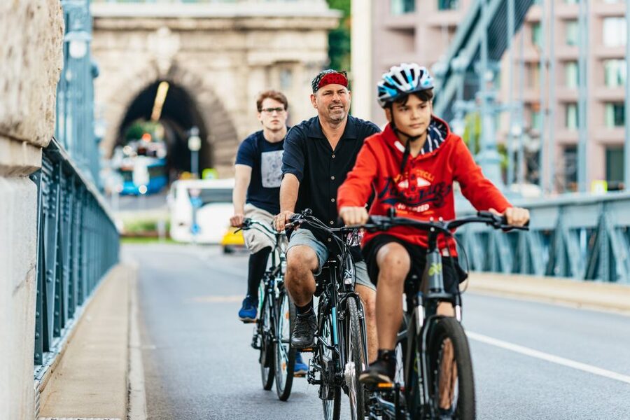 Budapest: Grand Sightseeing Bike Tour - Andrássy Avenue UNESCO Stretch, Opera House, House of Terror, and Heroes’ Square