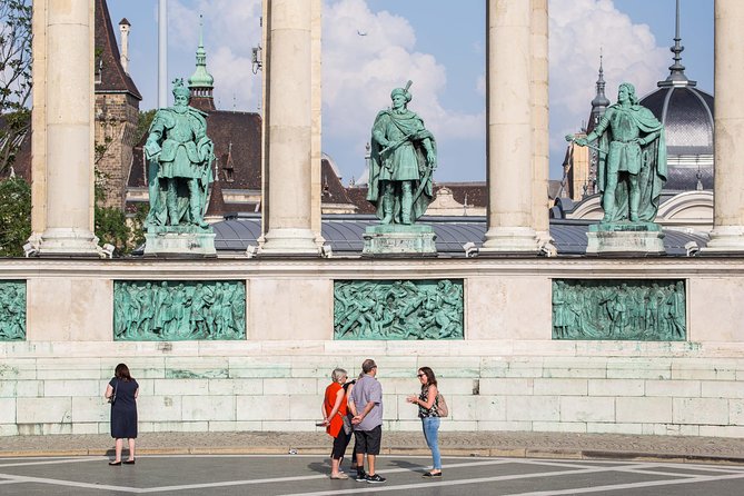 Budapest Grand Walk - Pest’s power corridor: Opera House, museums, and 1956 context