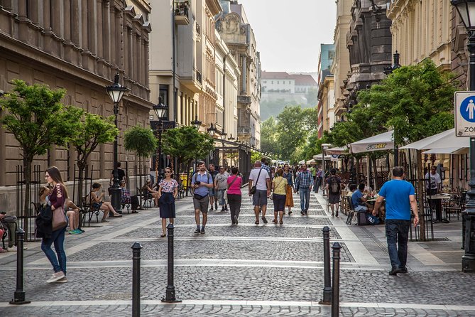 Budapest Grand Walk - Heroes Square and the Danube bank: views plus the weight of memory