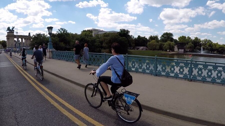 Budapest: Guided Bike & E-bike Tour with a Goulash - House of Music Hungary and the Parliament corridor