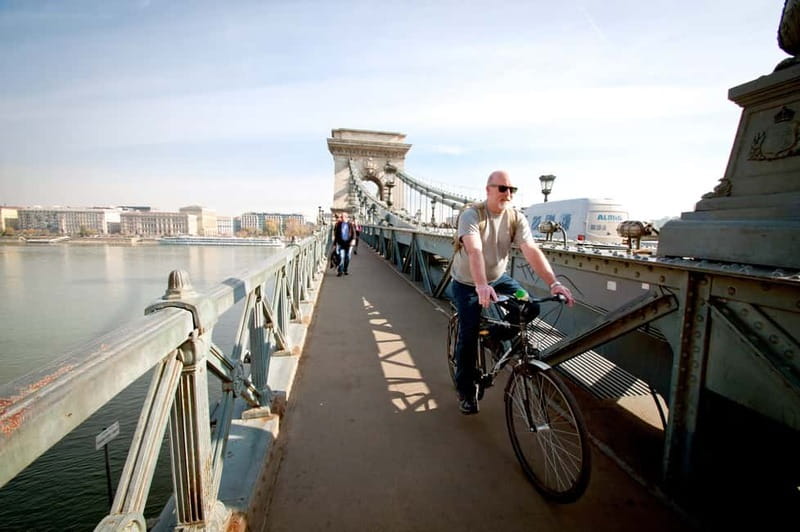 Budapest: Guided Bike & E-bike Tour with a Goulash - Andrássy Avenue to Elizabeth Square: the grand boulevard intro