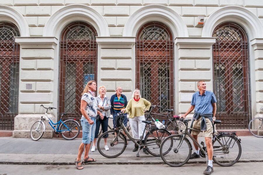 Budapest: Guided City Discovery Bike Tour - Andrassy Street and Nagymező Utca: grandeur plus night-out energy