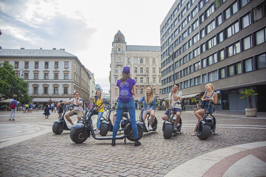 Budapest: Guided City Sights Tour by E-Scooter - The Chain Bridge loop finish: closing Budapest’s picture