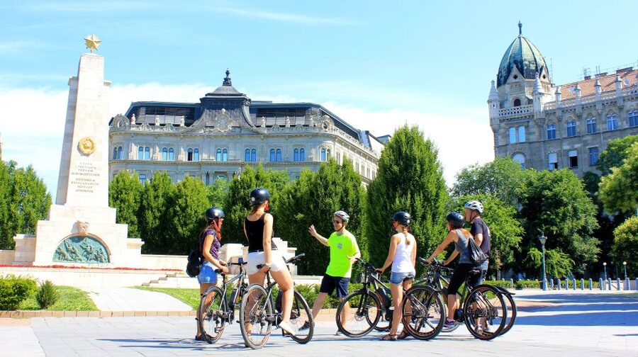Budapest: Guided City Tour by E-Bike - Pest Finale on the Danube Promenade and Great Market Hall