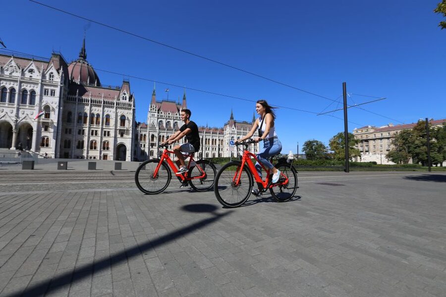 Budapest: Guided Downtown Electric Bike Tour - Weather, rain, and how to show up for this ride