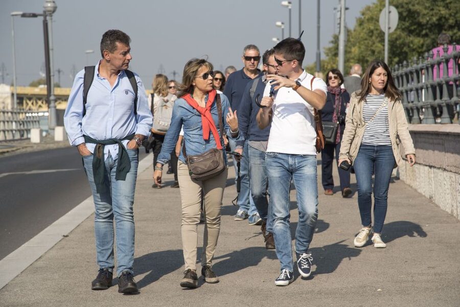 Budapest: Guided Walking Tour of Pest - Key highlights to look for