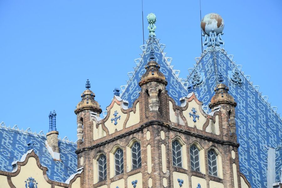 Budapest Half Day Tour with Gabor - Crossing to Buda: Castle District Views You’ll Want to Pause For