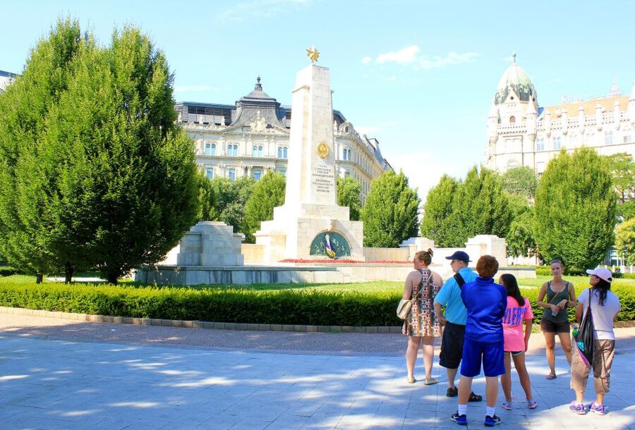 Budapest: Hammer & Sickle Communism Walking Tour - Liberty Square’s Soviet Memorial: Where Symbols Meet Street Reality