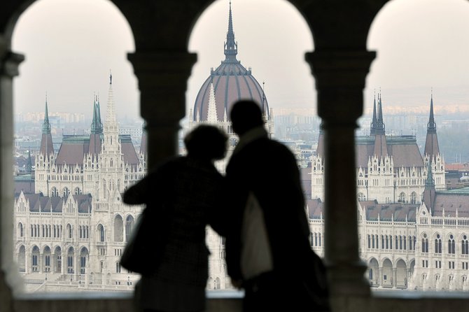 Budapest Highlights Self guided scavenger hunt and Walking Tour - Route Overview: Parliament to squares, statue stops, and the Chain Bridge area