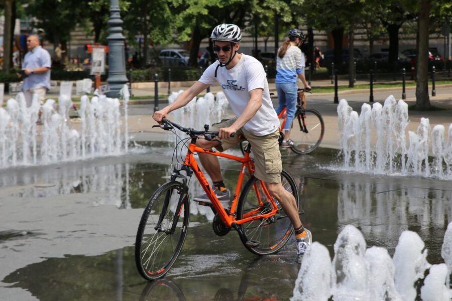 Budapest: Historic Downtown Bicycle Ride with Scenic Views - Key highlights that make this ride worth your time