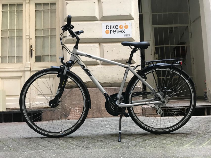 Budapest: Historic Downtown Bicycle Ride with Scenic Views - The Central Market Hall and National Museum area, then back to the Synagogue