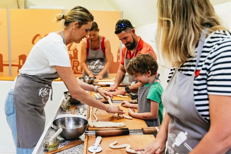 Budapest: Hungarian Chimney Cake Workshop in the City Center - Quick hits before you go