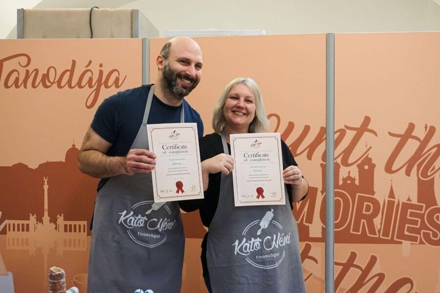 Budapest: Hungarian Chimney Cake Workshop in the City Center - Price and value: is $42 worth 3 baked cakes?