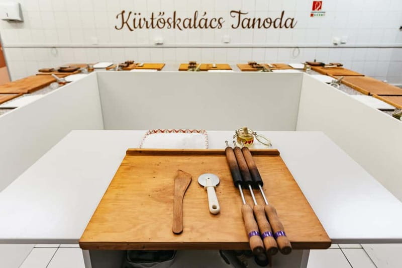 Budapest: Hungarian Chimney Cake Workshop in the City Center - FAQ