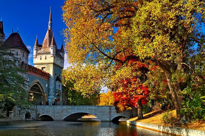 Budapest in a Day Private Luxury Sightseeing Tour - Andrássy Avenue and the Hungarian State Opera House: Street Elegance, Fast Context