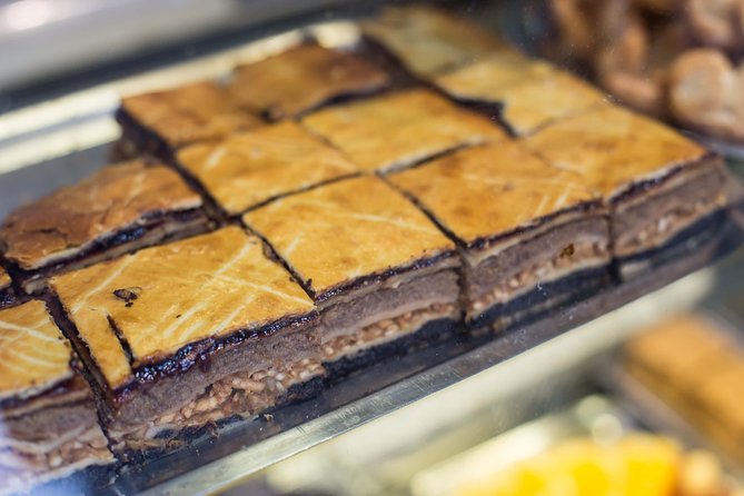 Budapest Jewish Cuisine & Culture Walk - Coffee bar reset, then kosher pálinka in a ruin pub
