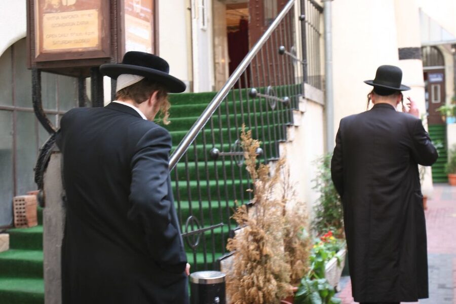 Budapest: Jewish Heritage Guided Tour with Synagogue Ticket - Jewish Museum Budapest: stories through objects, art, and memory
