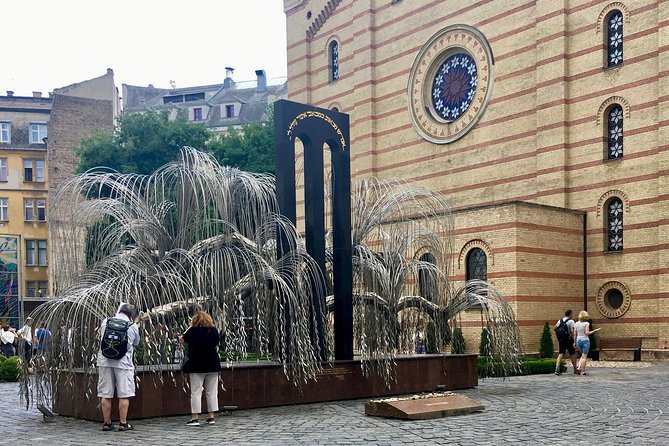 Budapest Jewish Heritage: Synagogues, Shoes, Secrets & Flódni - Dohány Street Synagogue: why it is the main stage
