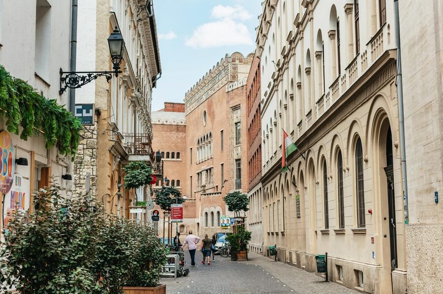 Budapest: Jewish History Guided Walking Tour with Historian - Where You Start at Kempinski Corvinus and How the 2.5 Hours Go