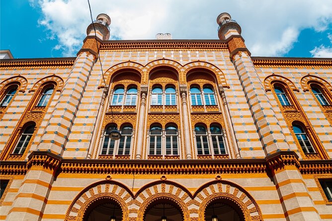 Budapest (Jewish Quarter) Scavenger Hunt and Self-Guided Tour - Gozsdu Udvar Courtyard Hours and Easy Navigation Wins