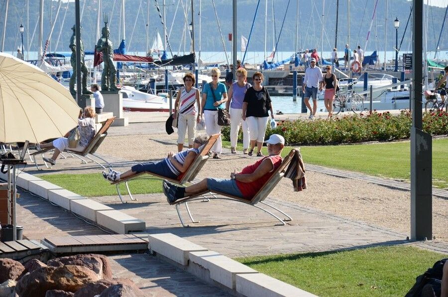 Budapest: Lake Balaton and Herend Full-Day Private Tour - How the Day Fits Together: 10 Hours, Private Group Pace, and Route Flexibility