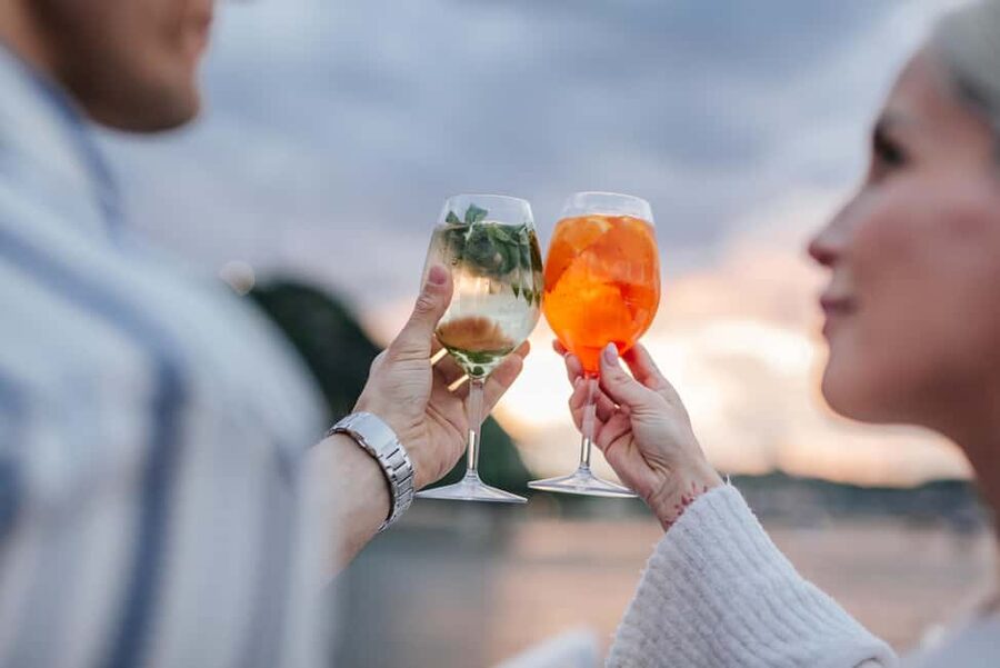 Budapest: Lotus Cruise with Unlimited Aperol and Prosecco - Sunset vs evening: which departure style you should choose