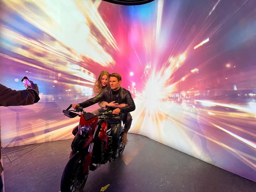 Budapest: Madame Tussauds Ticket + POP&ROLL Access - Gellért Spa DJ party: Zsolnay ceramics meet Hollywood energy