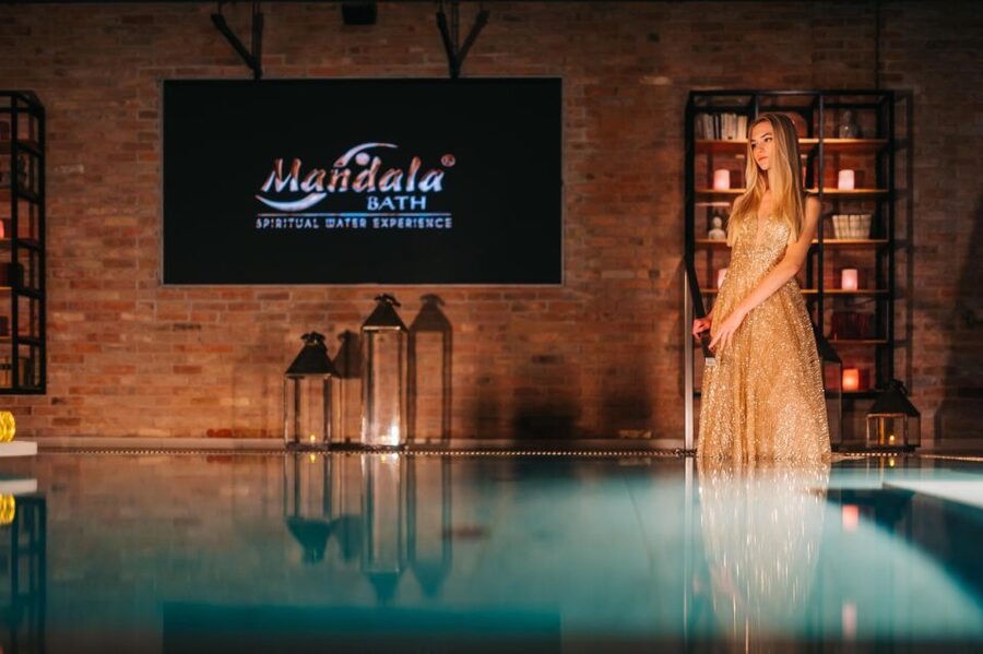 Budapest: Mandala Day Spa & Luxury Pool Experience - Pools, jacuzzi for 10, and that temperature mix
