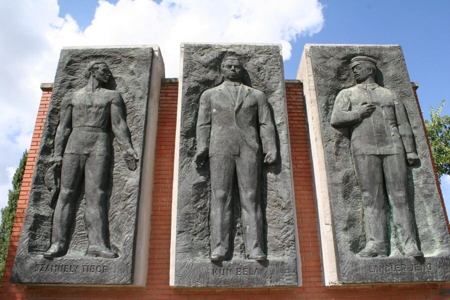 Budapest: Memento Park Ticket - The Socialist Monument Trail: What You Learn by Walking Among the Relics