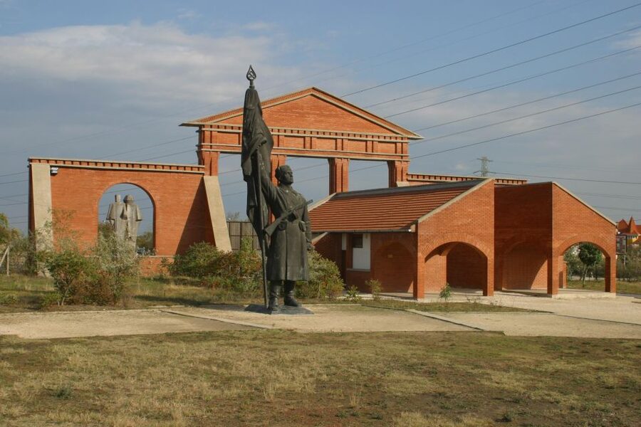 Budapest: Memento Park Ticket - Getting There From Budapest: Transportation Is on You