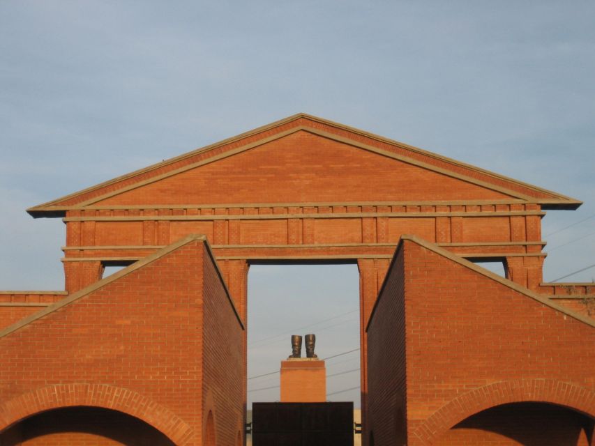 Budapest: Memento Park Ticket - The Most Cheerful Barrack: Documentary and Photo Exhibit That Add the Missing Pieces