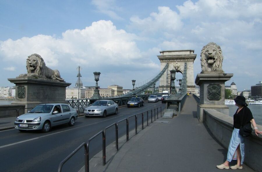 Budapest: Multilingual Highlights Tour - What to do at the end: optional walk near the Royal Palace