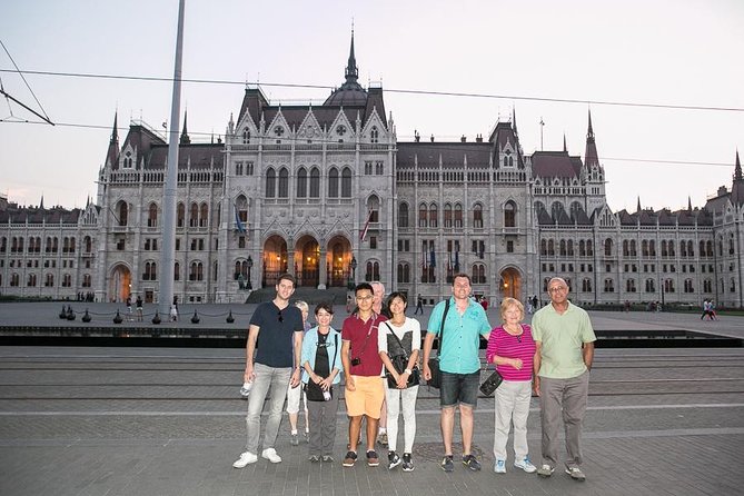 Budapest Night Walking Tour with Danube River Cruise - The Danube cruise by Legenda Cruises: what the 1-hour ride gives you