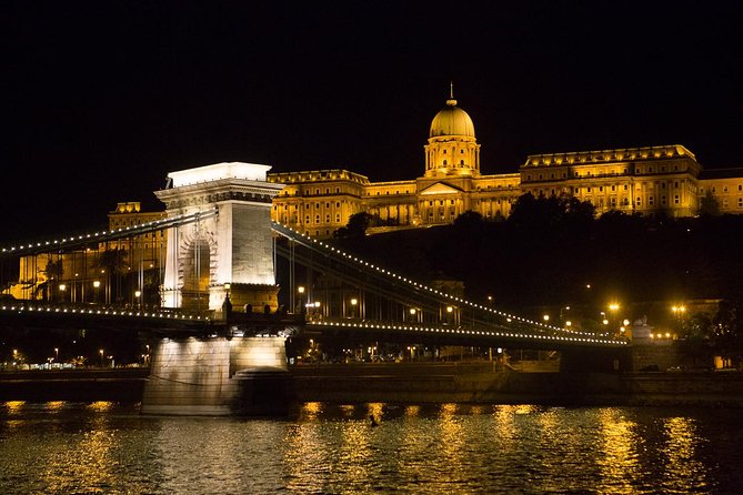 Budapest: Night Walking Tour with Danube River Cruise - The walking loop built around prime night views