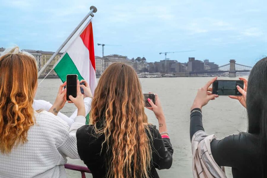 Budapest: Nighttime or Daytime City Sightseeing Cruise - Audio Guide Reality: How to Get the Most Out of It