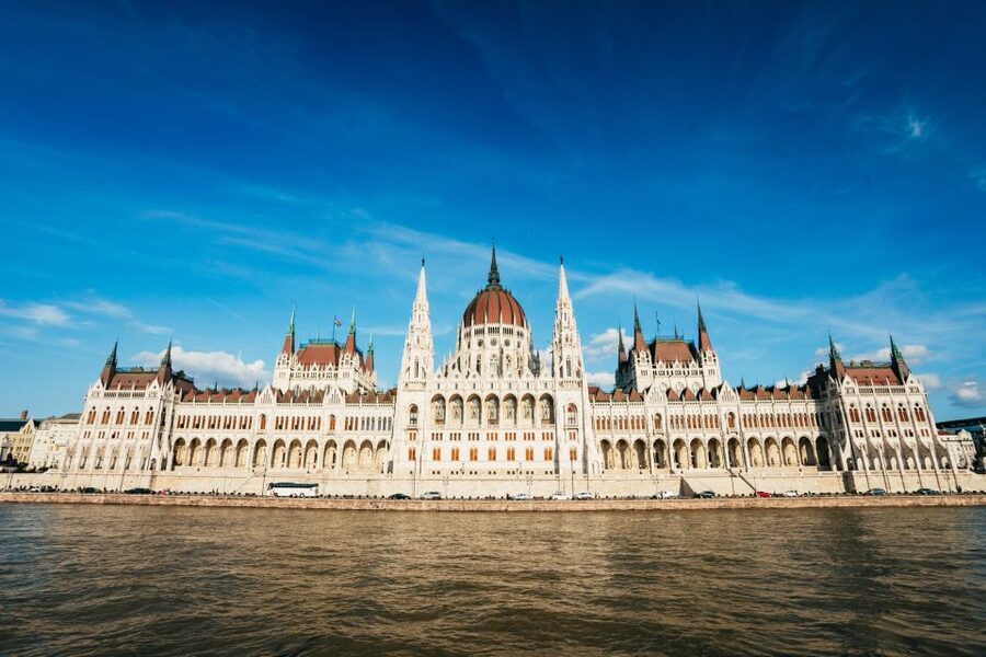 Budapest: Nighttime or Daytime Sightseeing Cruise - Why a Danube cruise is the fastest way to read Budapest
