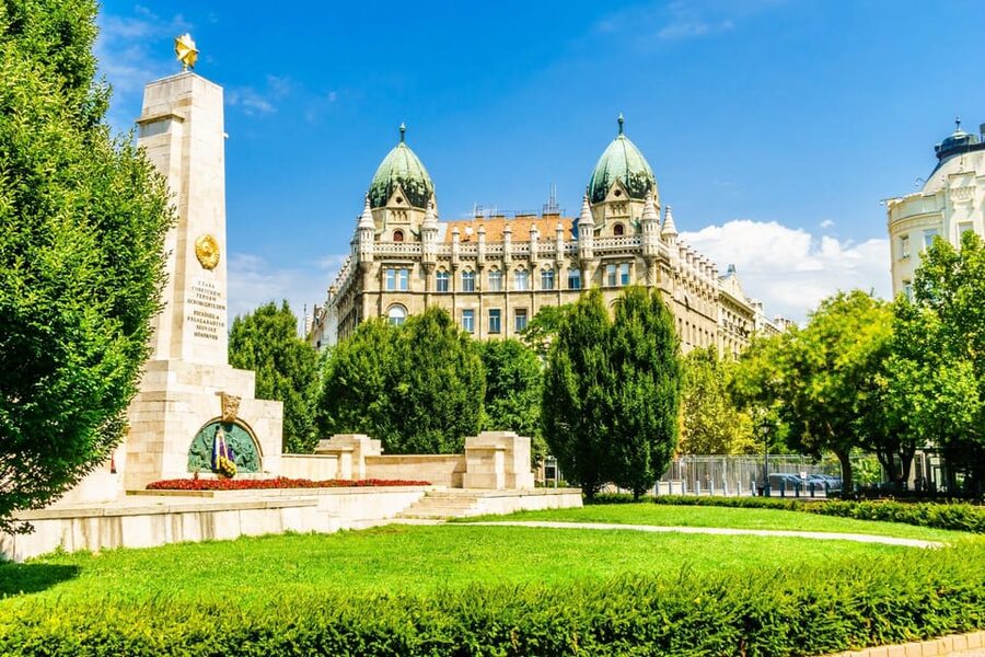 Budapest Old Town and Top Attractions Private Walking Tour - Pacing, Comfort, and Who This Tour Best Suits