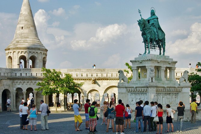 Budapest Orientation Walking Tour - Sandor Palace and the presidential guards in historical uniforms