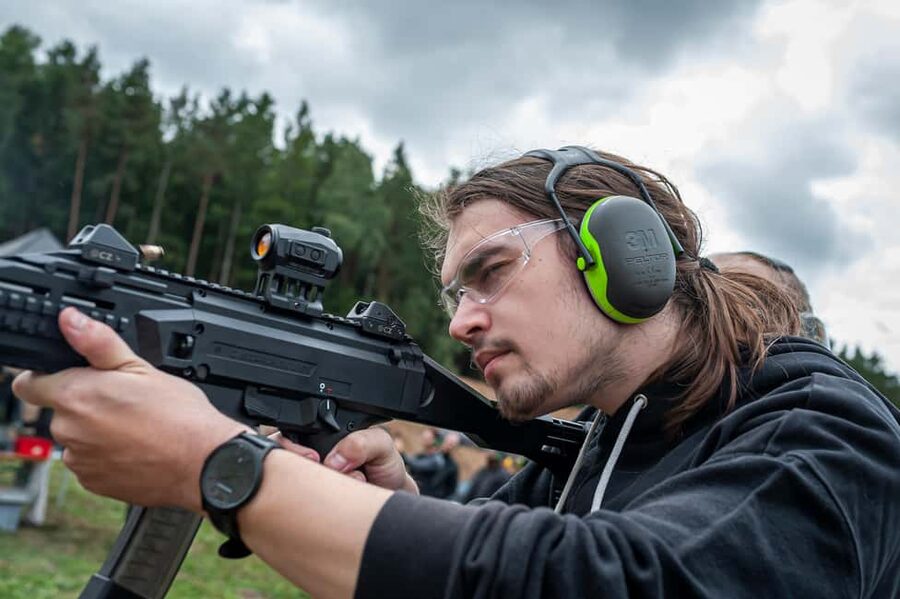Budapest: Outdoor Shooting Experience + Hotel Pickup - Shooting Up to 10 Firearms, From Pistols to Assault Rifles